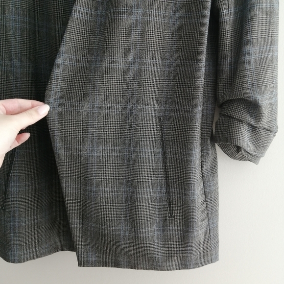 Aritzia Babaton Power Hip Blazer Macauley Glencheck Gray Blue Plaid Size 0 - Picture 11 of 17